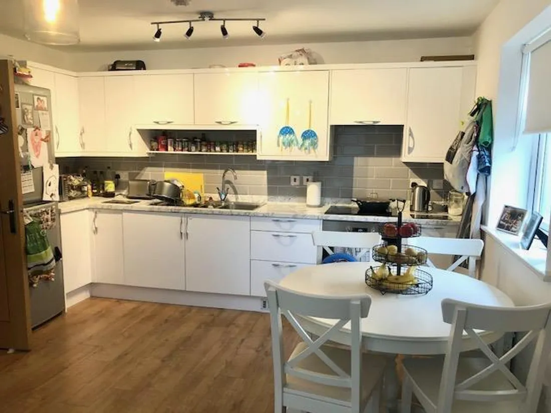 Flat Wyncliffe Gardens in Cardiff