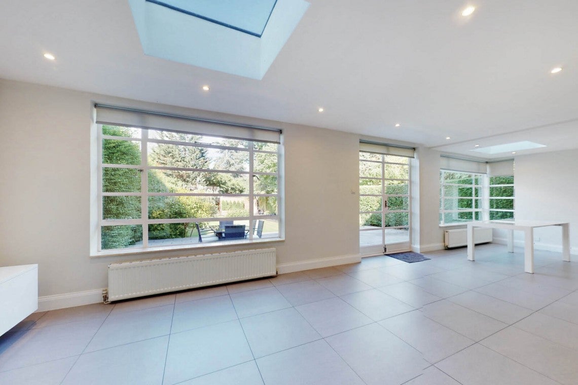 House Litchfield Way in Greater London