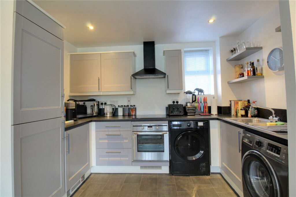 Flat Ilsley Road in Basingstoke and Deane