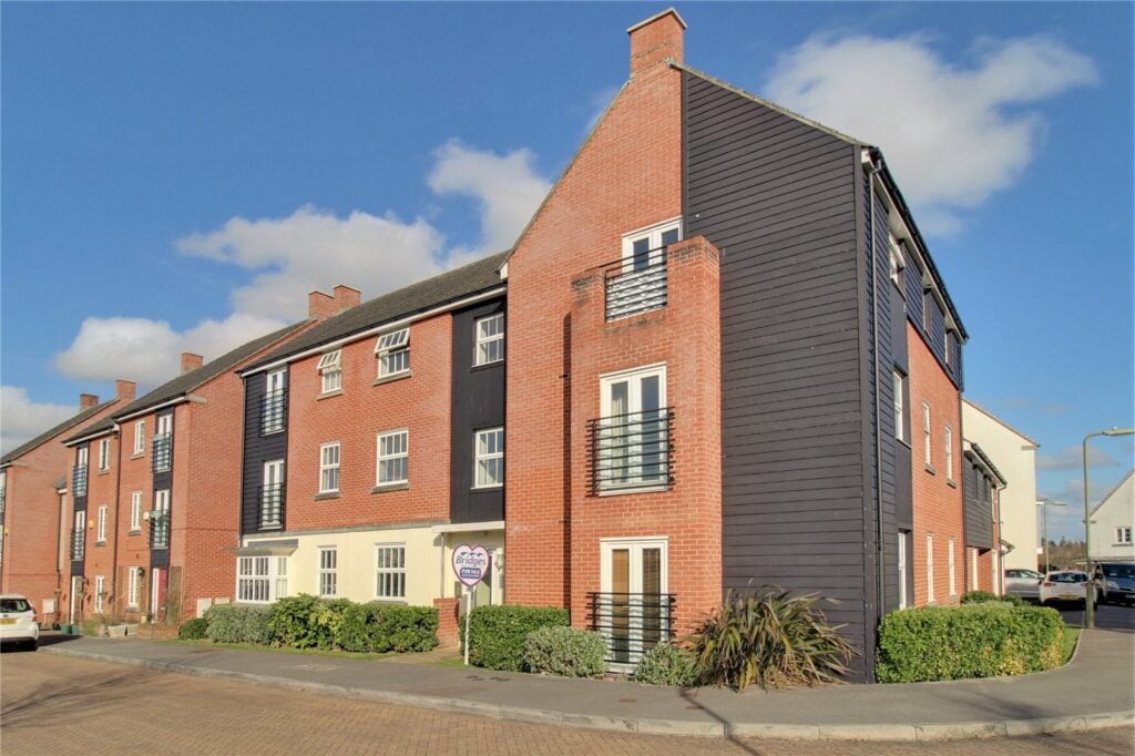 Flat Ilsley Road in Basingstoke and Deane