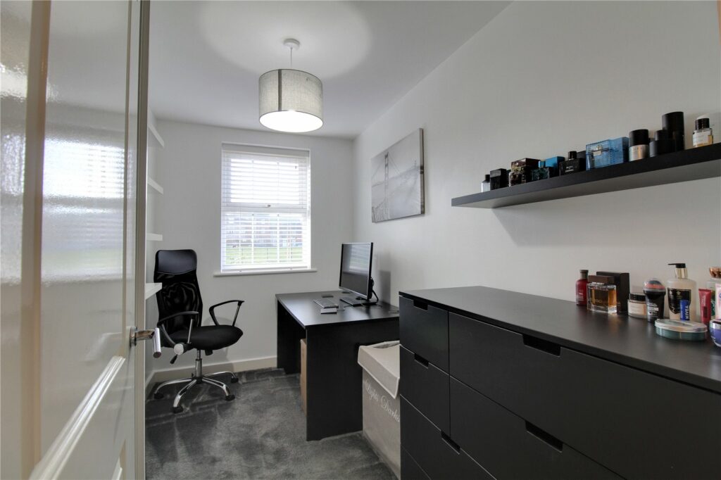 Flat Ilsley Road in Basingstoke and Deane