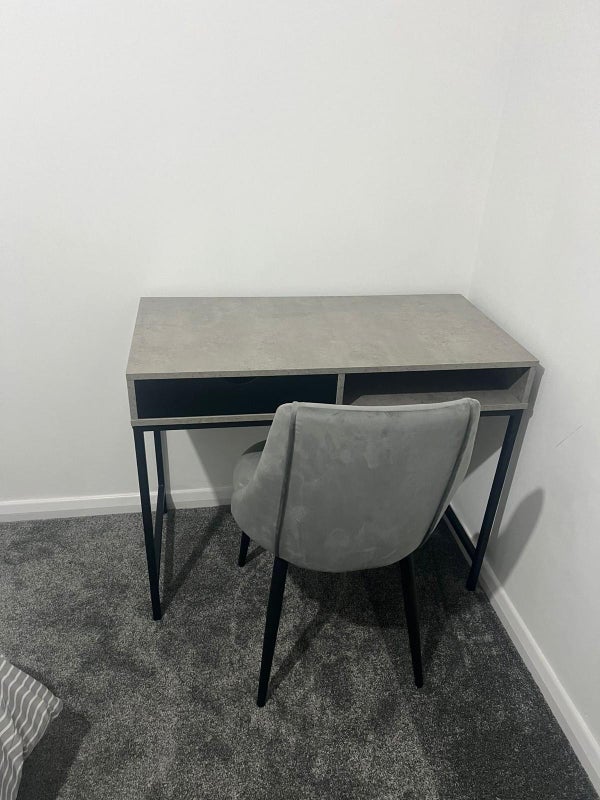 Room Banksman Close in Nottingham