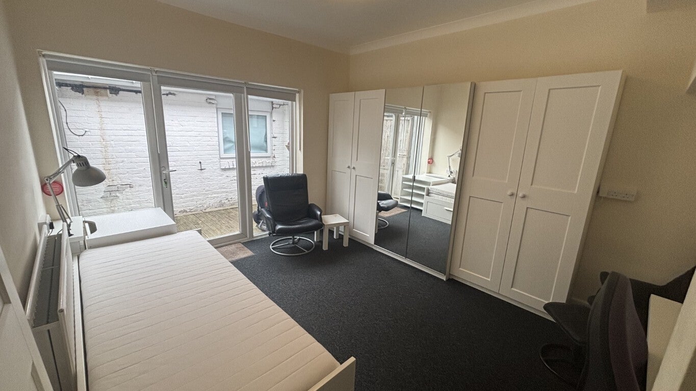 Room Thorntree Drive in Newcastle upon Tyne