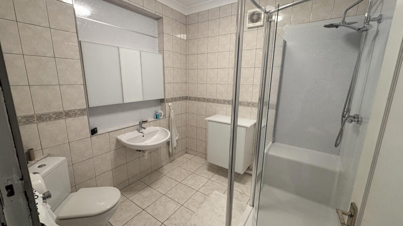 Room Thorntree Drive in Newcastle upon Tyne
