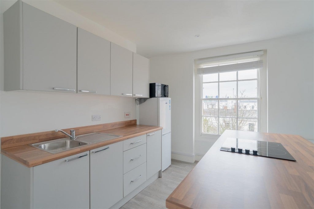 Flat Sherborne Place in Cheltenham