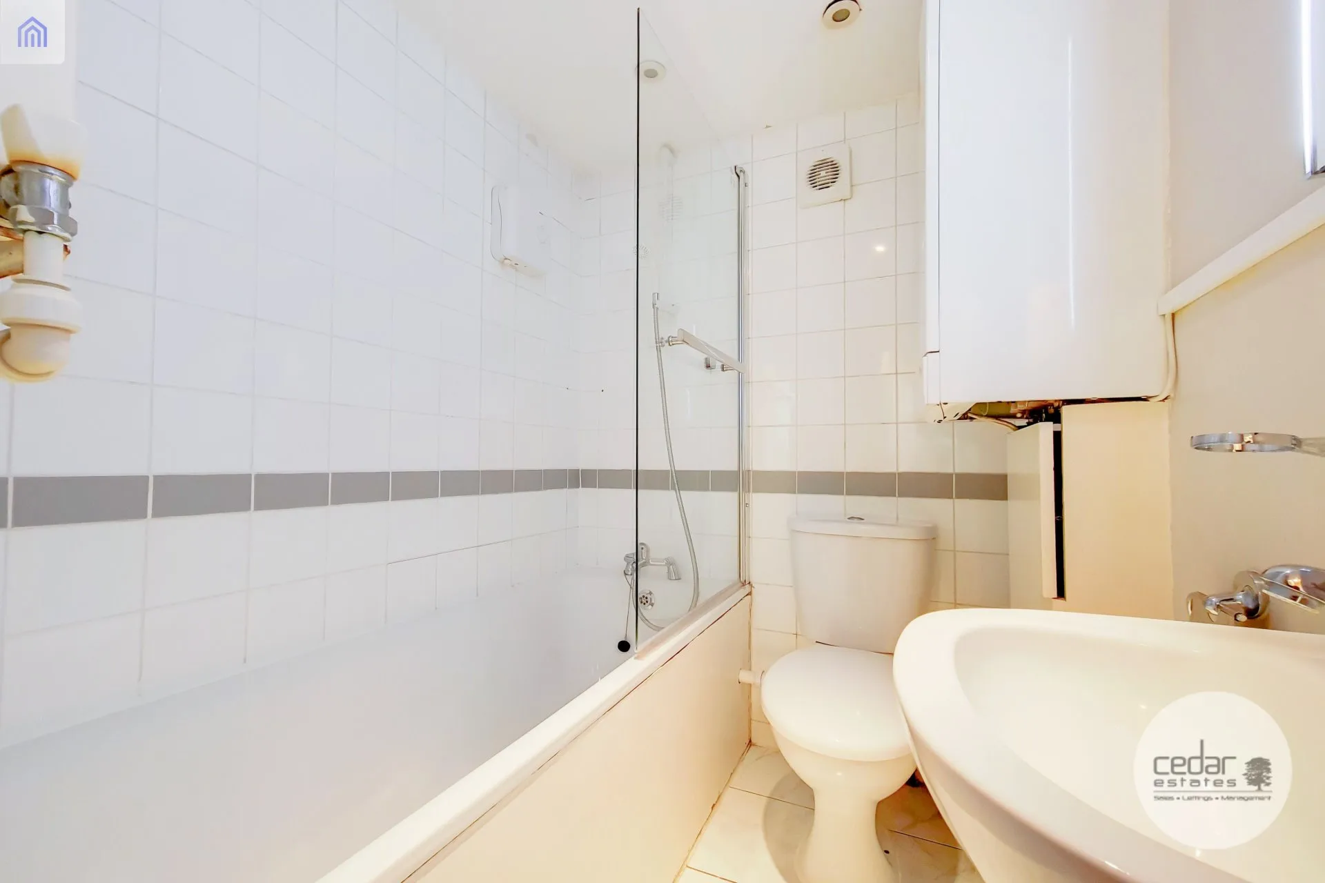 Room Lowfield Road in Greater London