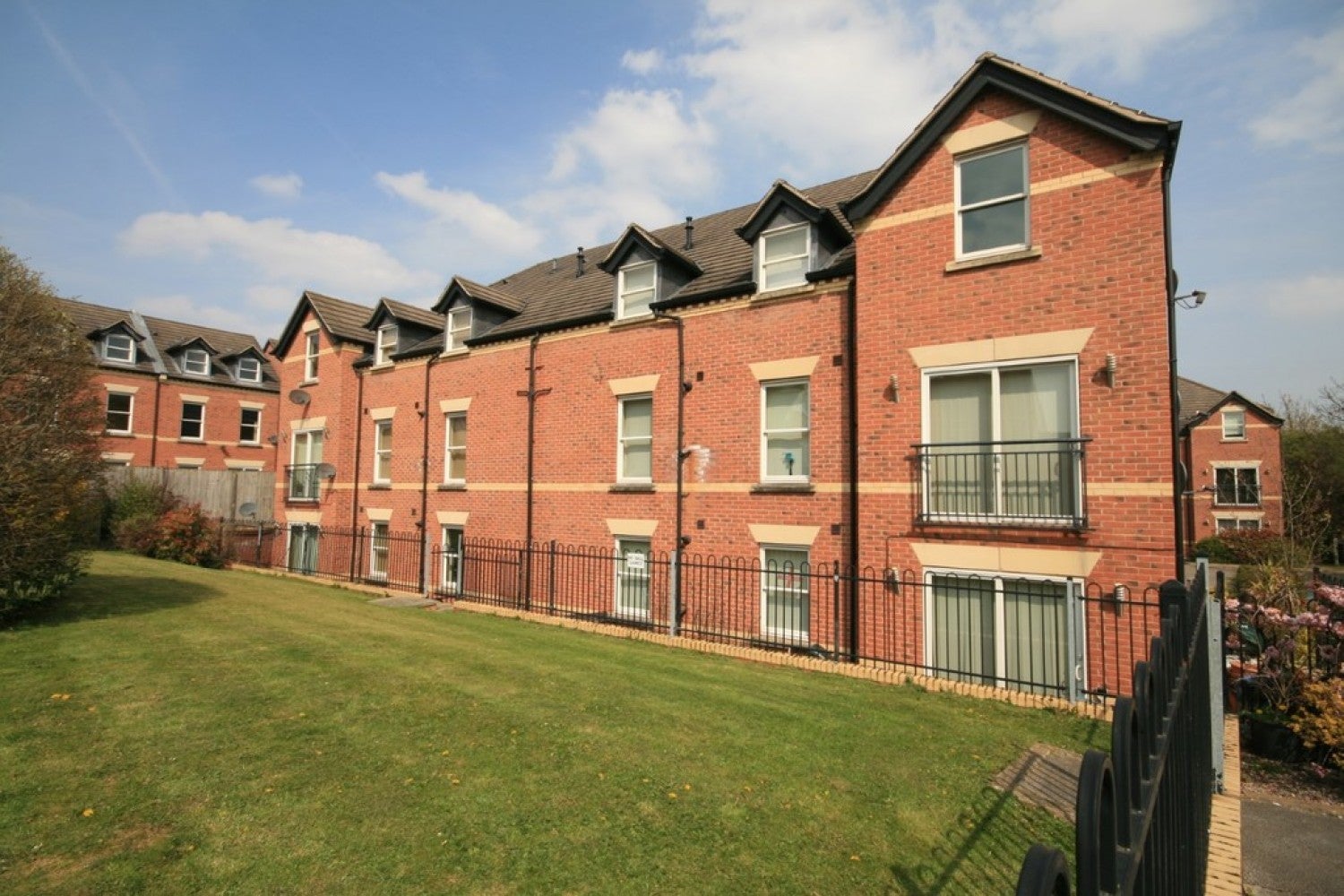 Flat Weaver Grove in Winsford