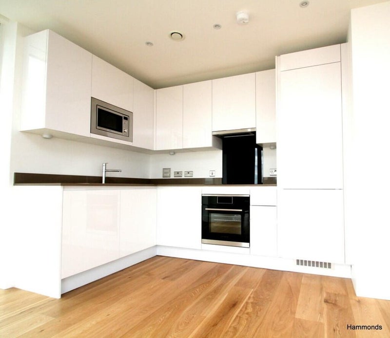 Room High Street in Greater London