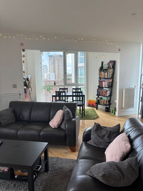 Room High Street in Greater London