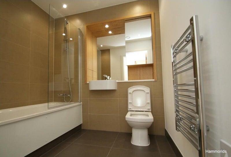 Room High Street in Greater London