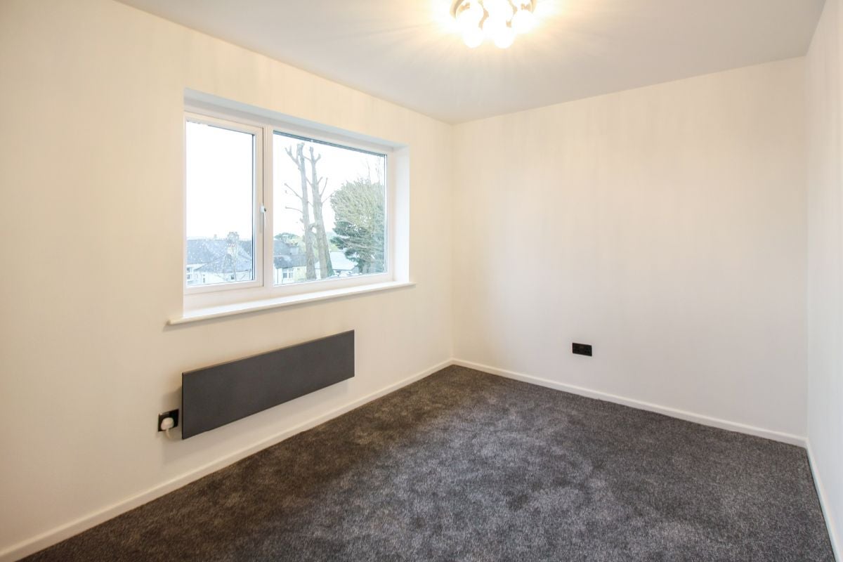 Flat St Boniface Close in Plymouth