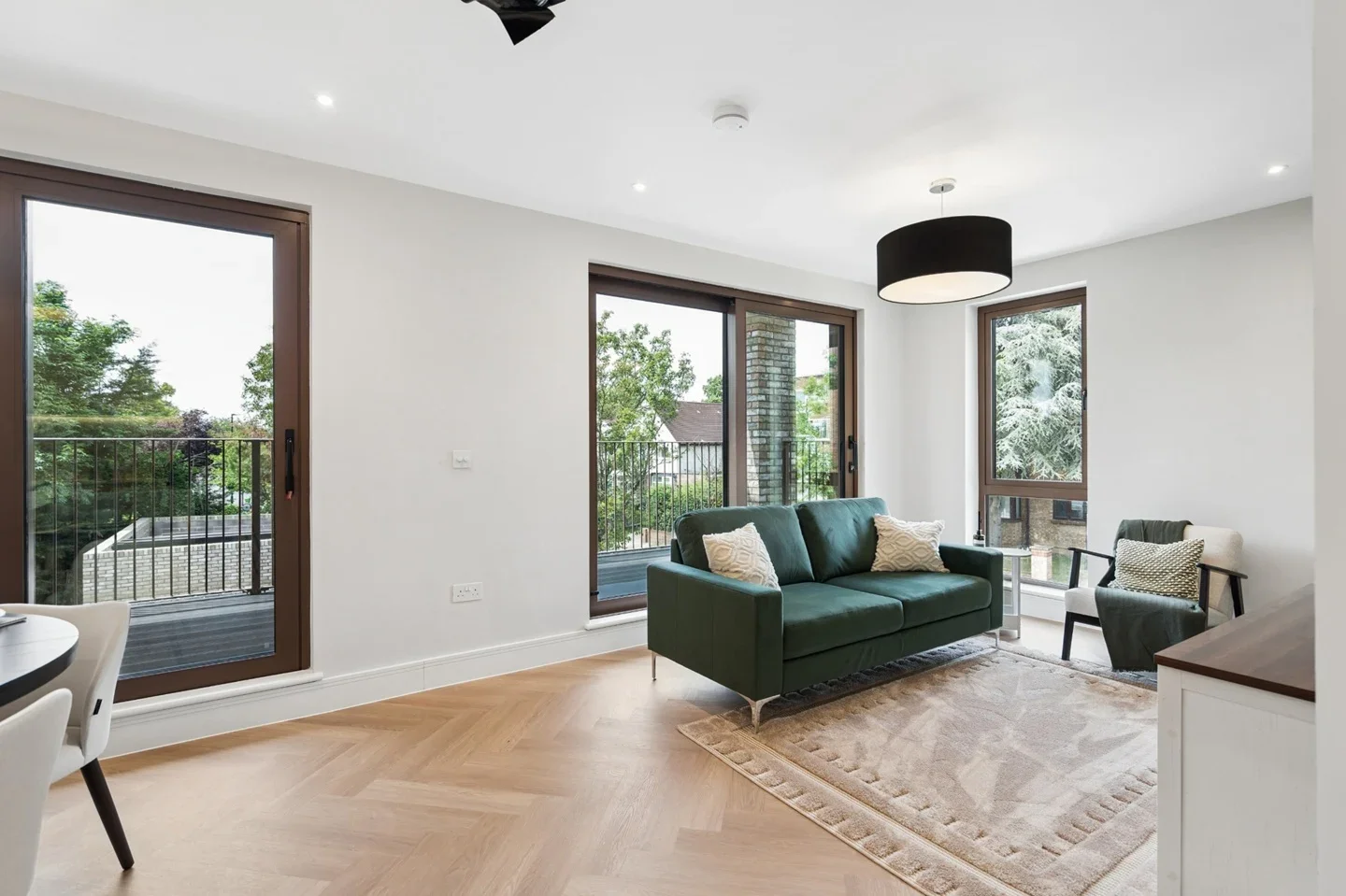 Flat Lynton Road in Greater London