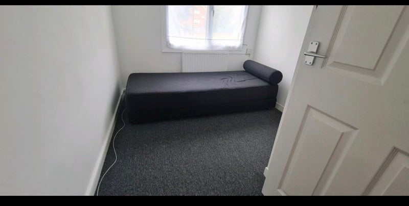 Room Liddon Road in Greater London