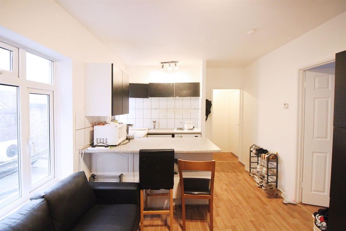 Flat Euston Grove in Greater London