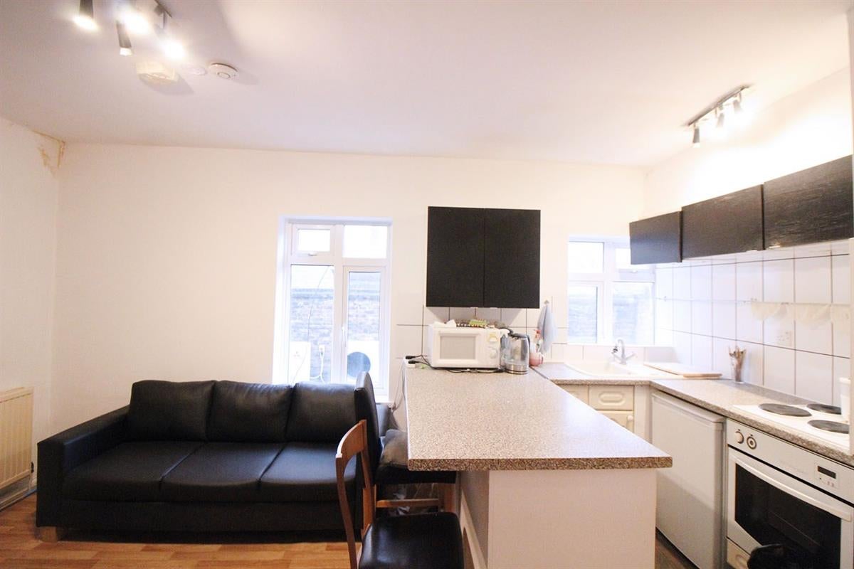 Flat Euston Grove in Greater London