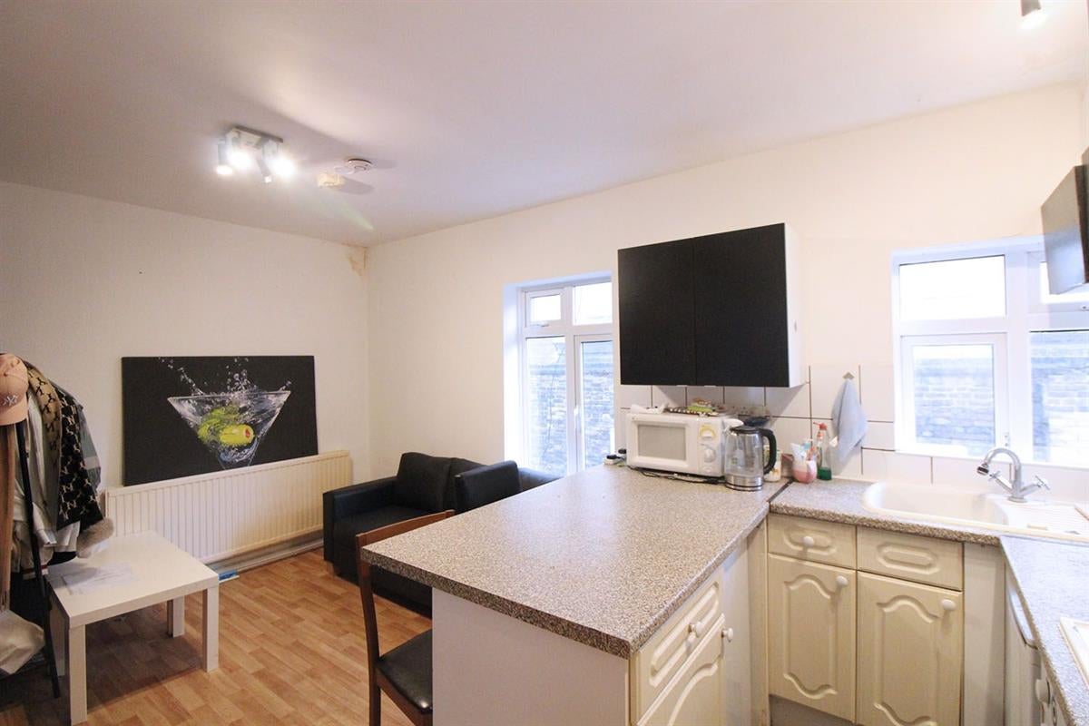 Flat Euston Grove in Greater London