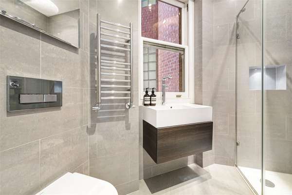 Flat Drayton Gardens in Greater London
