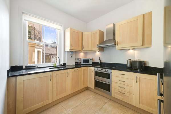 Flat Drayton Gardens in Greater London