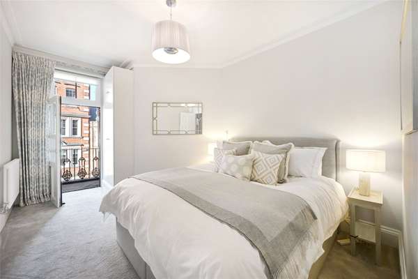 Flat Drayton Gardens in Greater London