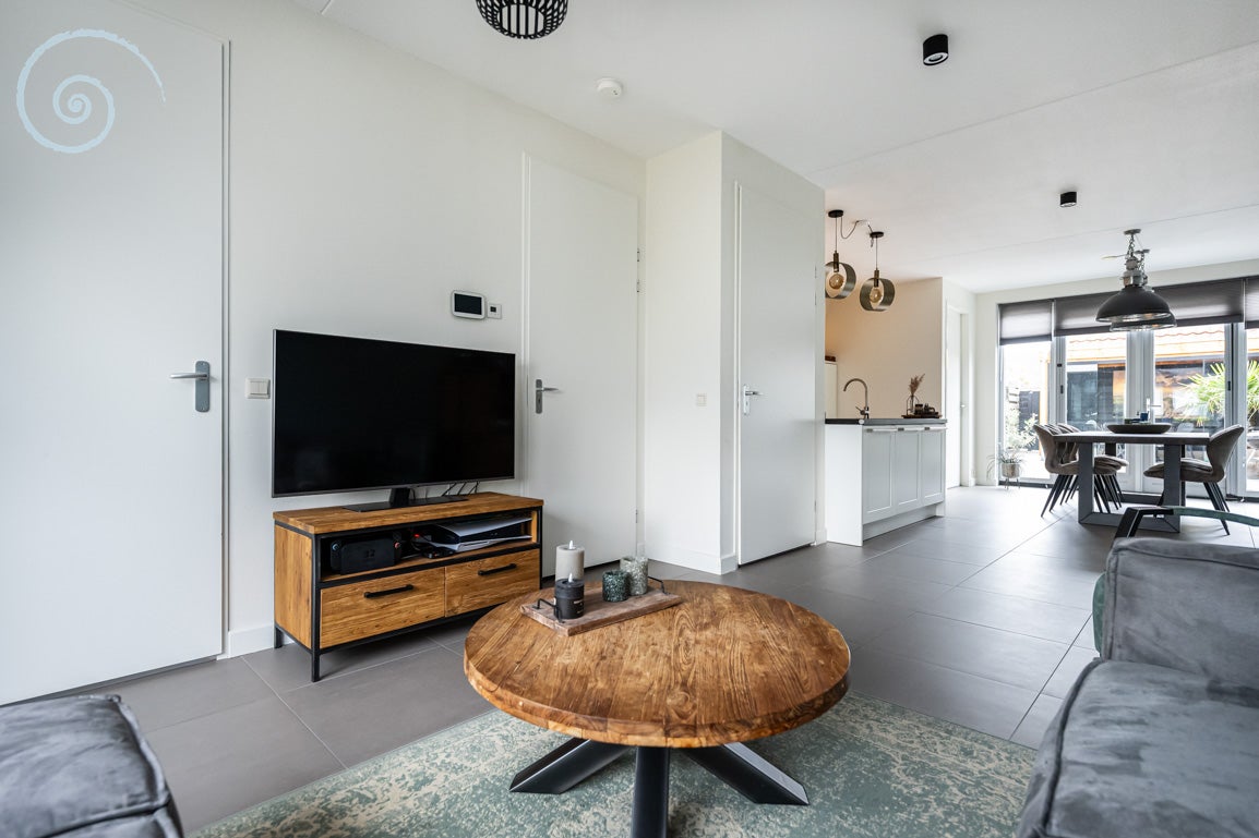 Tussenwoning te koop: Hoofdlandseweg 34, Ouddorp