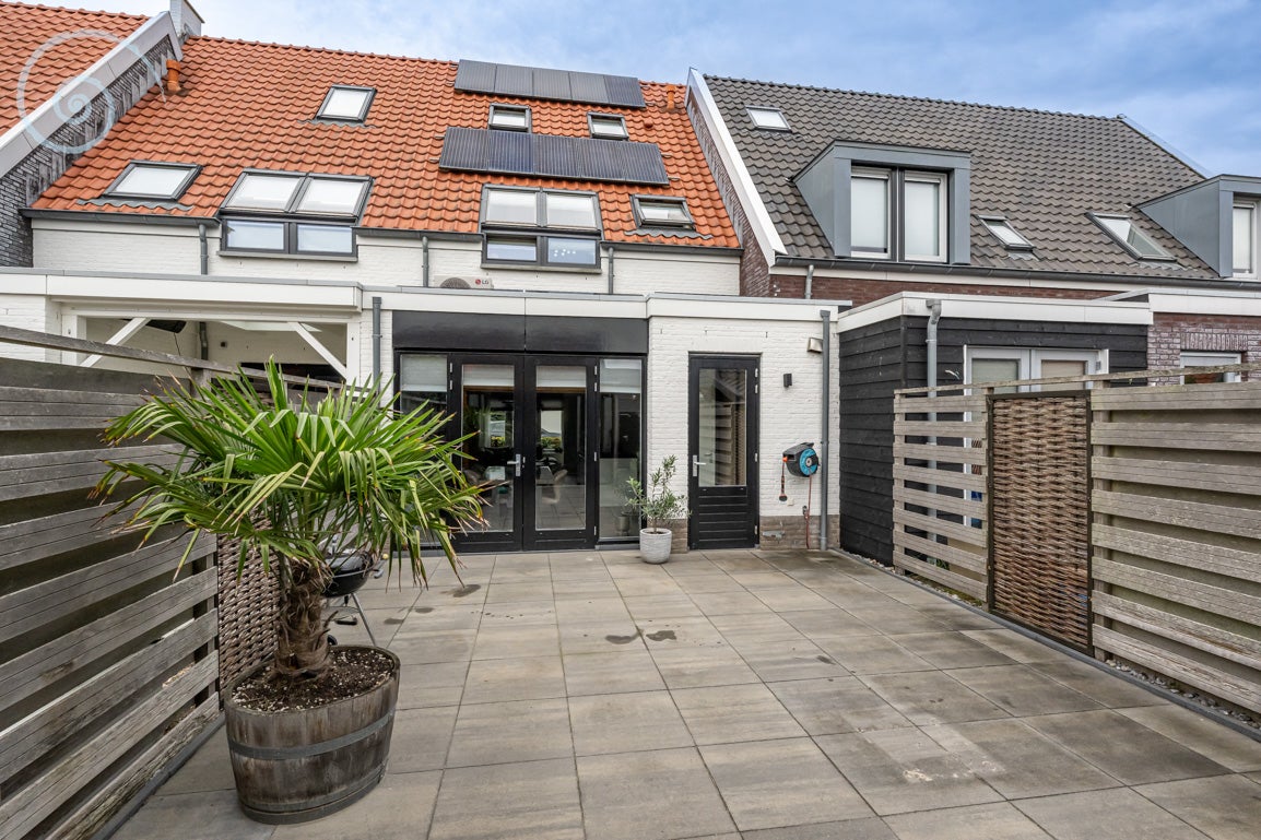 Tussenwoning te koop: Hoofdlandseweg 34, Ouddorp