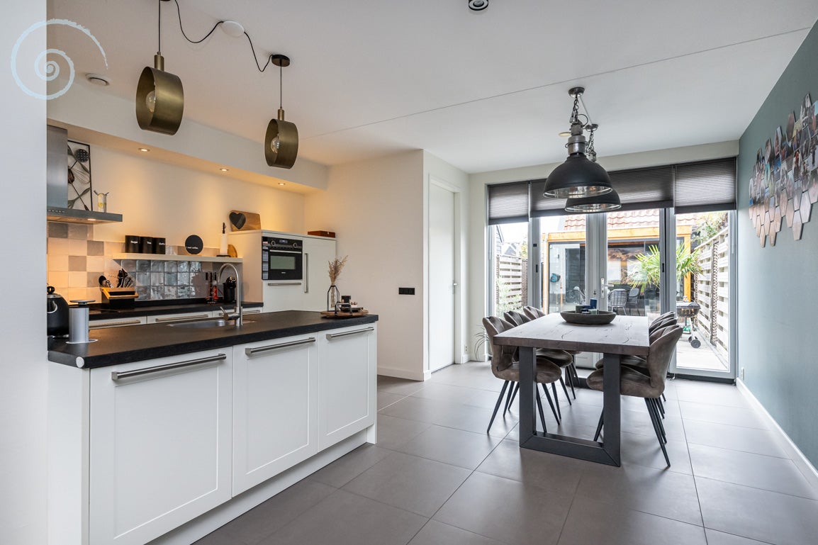 Tussenwoning te koop: Hoofdlandseweg 34, Ouddorp