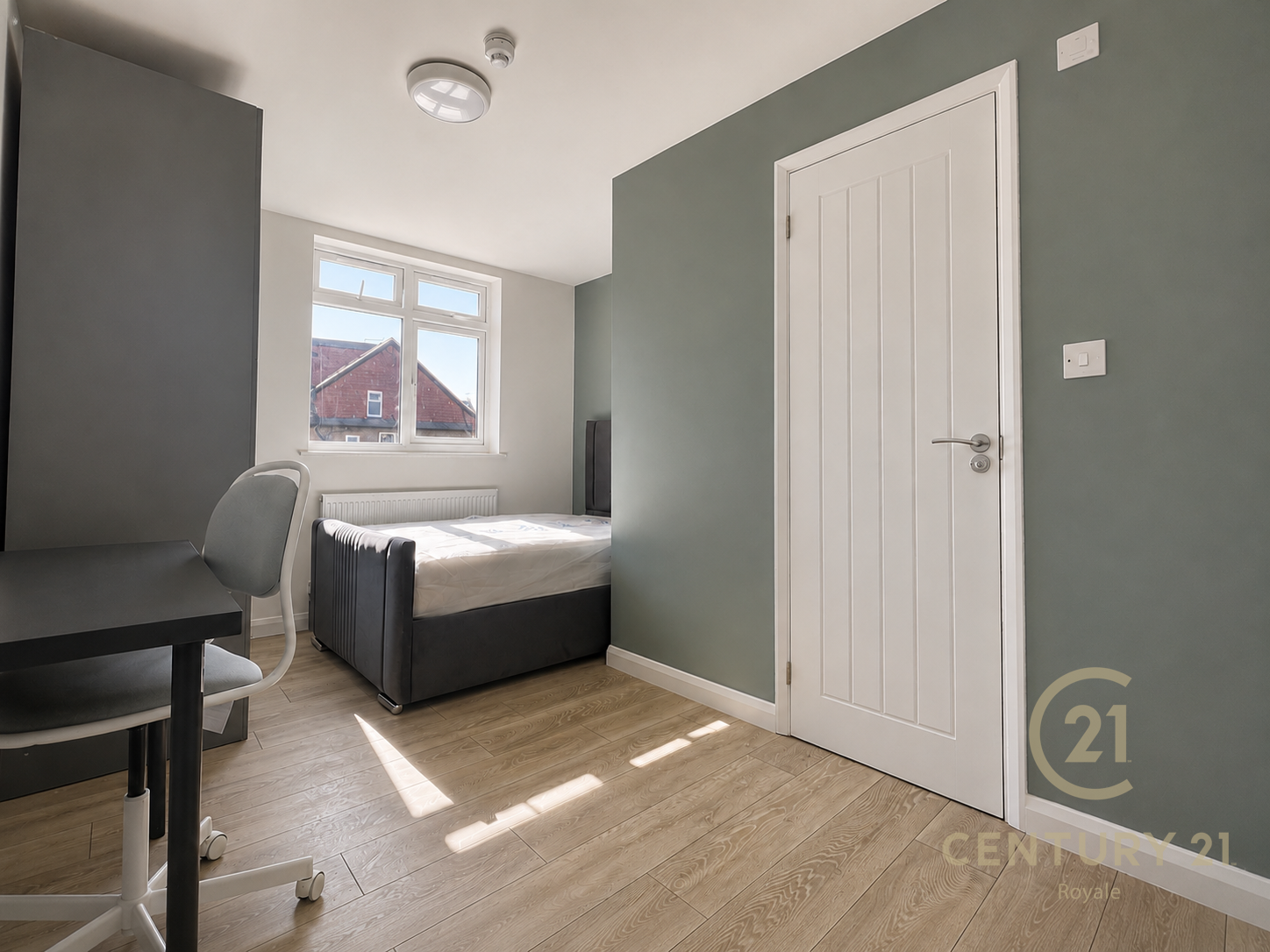 Room Surbiton Road in Greater London