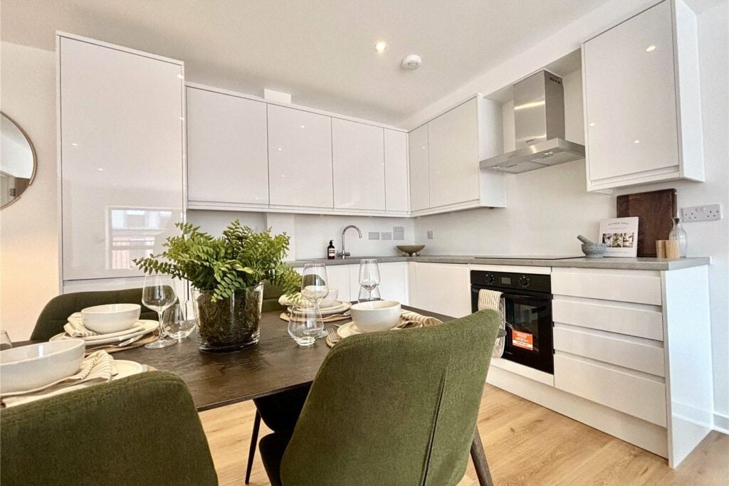 Flat Victoria Road in Rushmoor