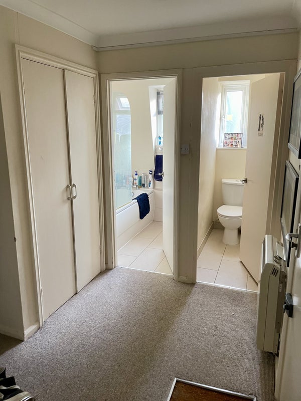 Room Bedford Road in Greater London