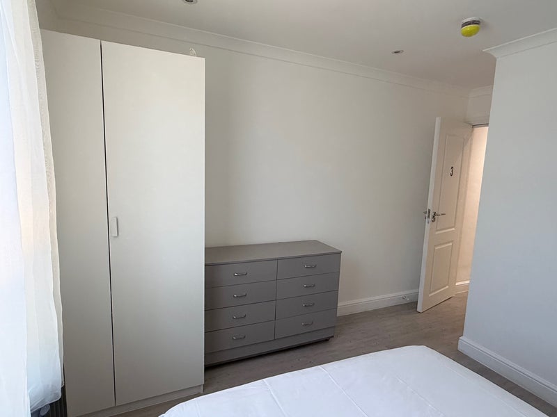 Room Ashmore Road in City of Westminster