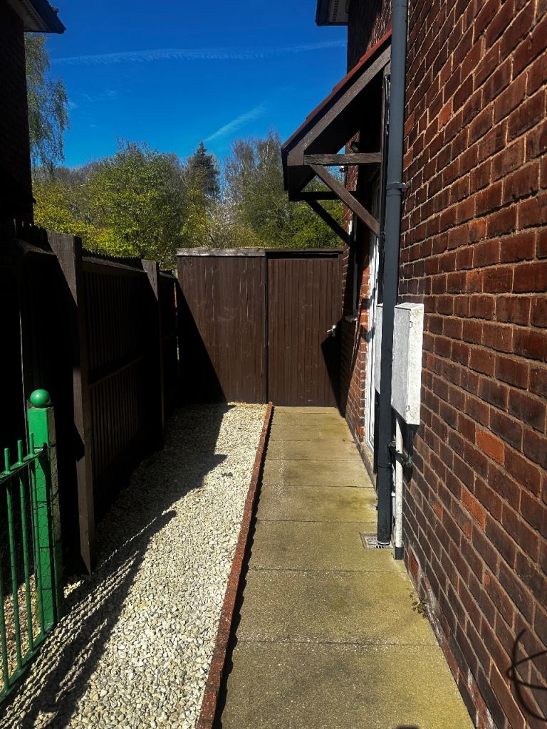 House Houfton Road in Mansfield Woodhouse