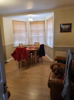 Flat Craigmillar Castle Avenue in City of Edinburgh