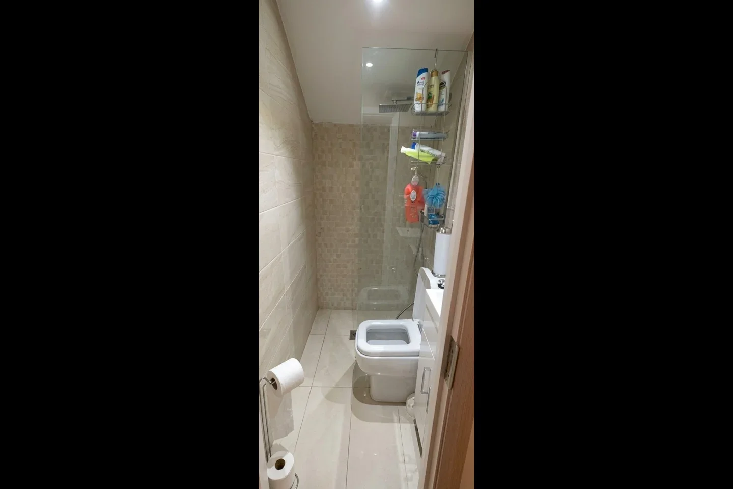 Room Khartoum Road in Greater London