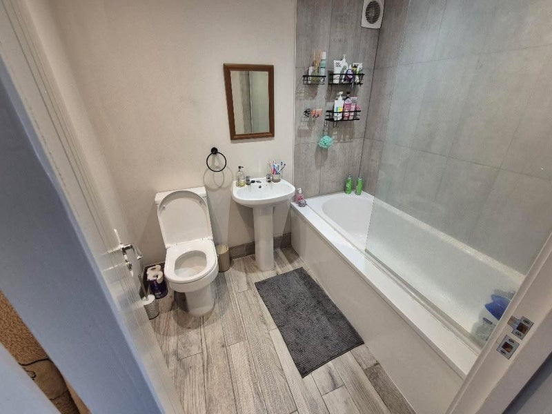 Room Lordship Lane in Greater London