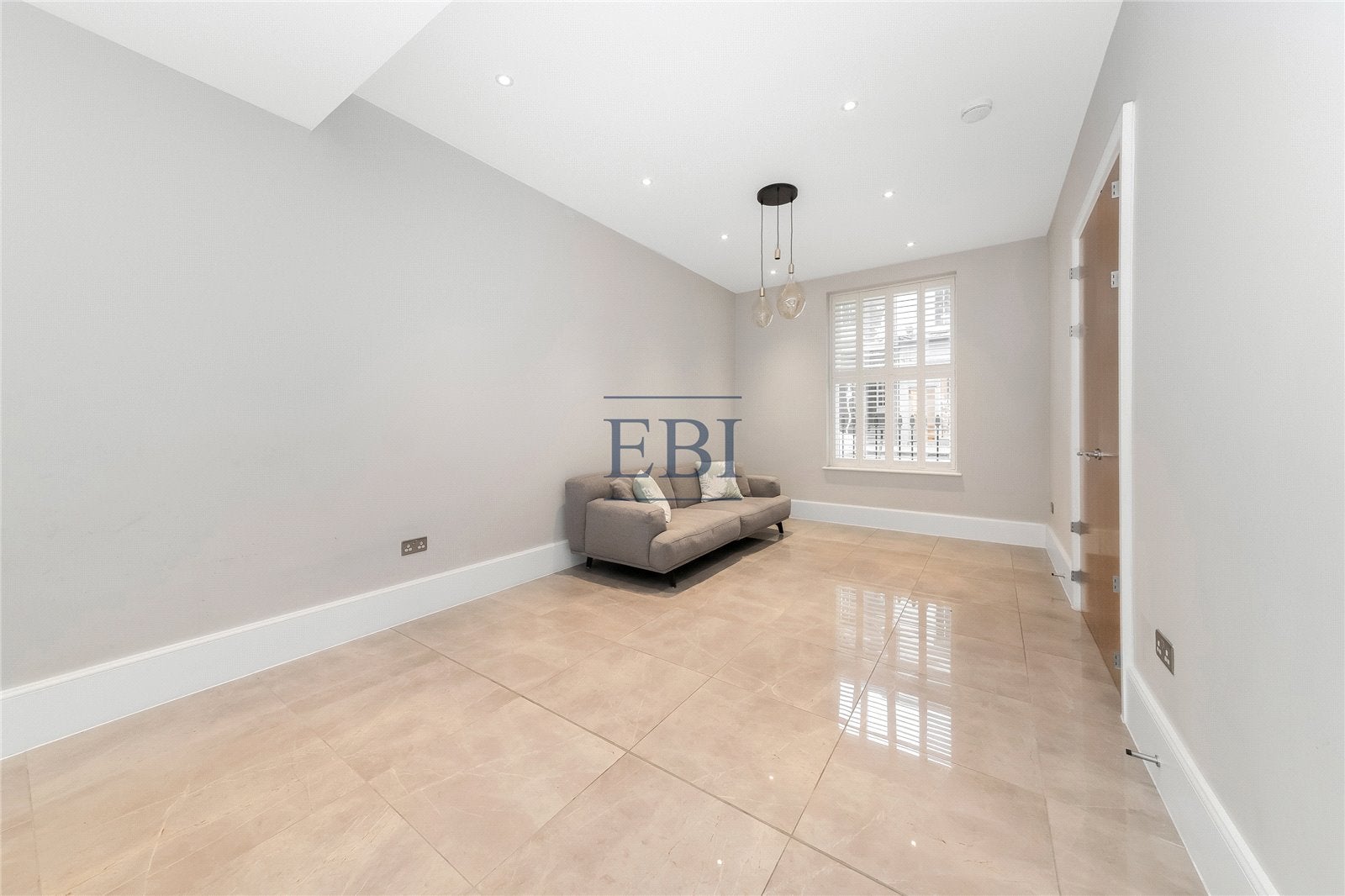 House Pembridge Road in Greater London