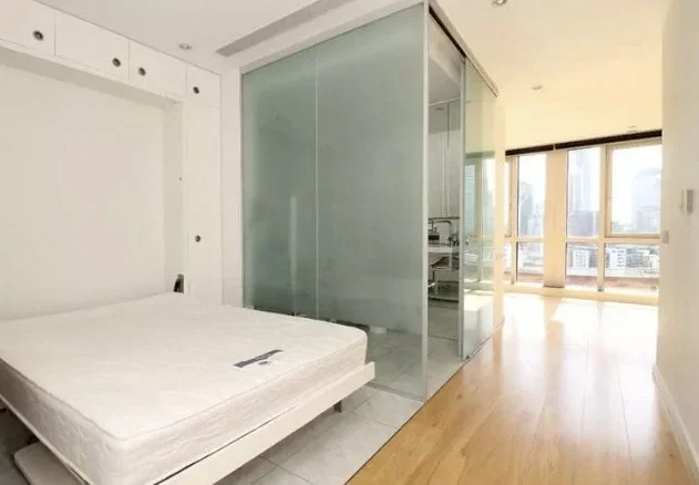 Flat Fairmont Avenue in Greater London