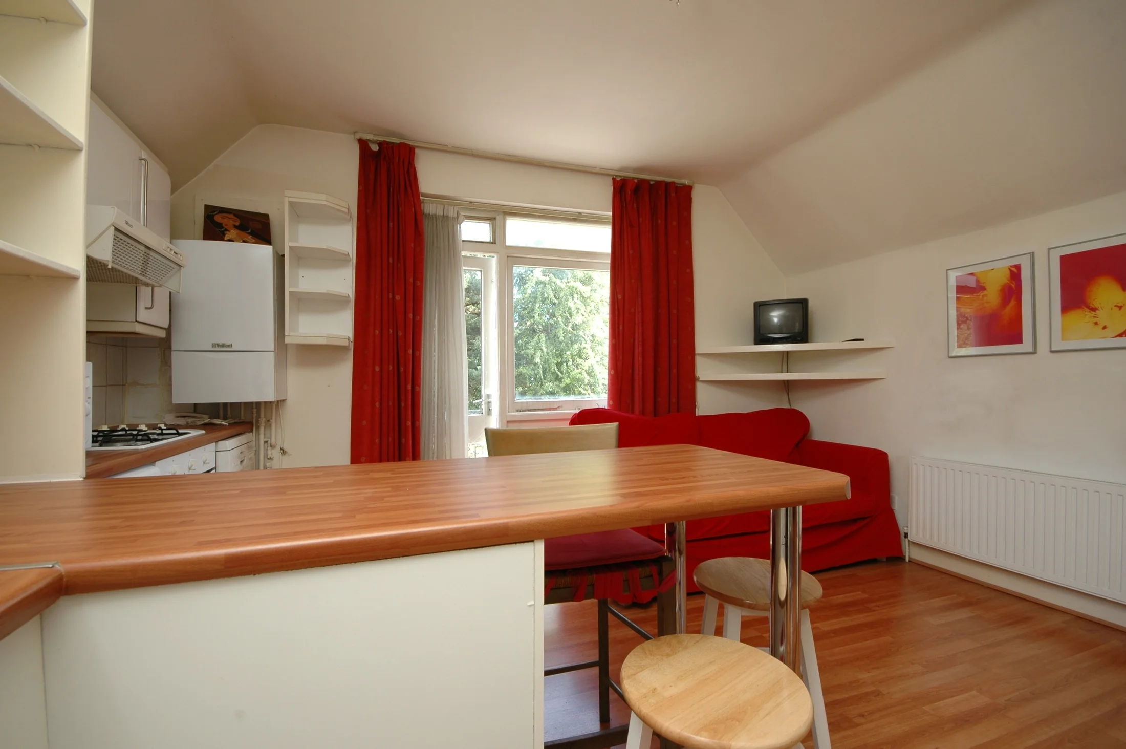 Flat Finchley Road in Greater London