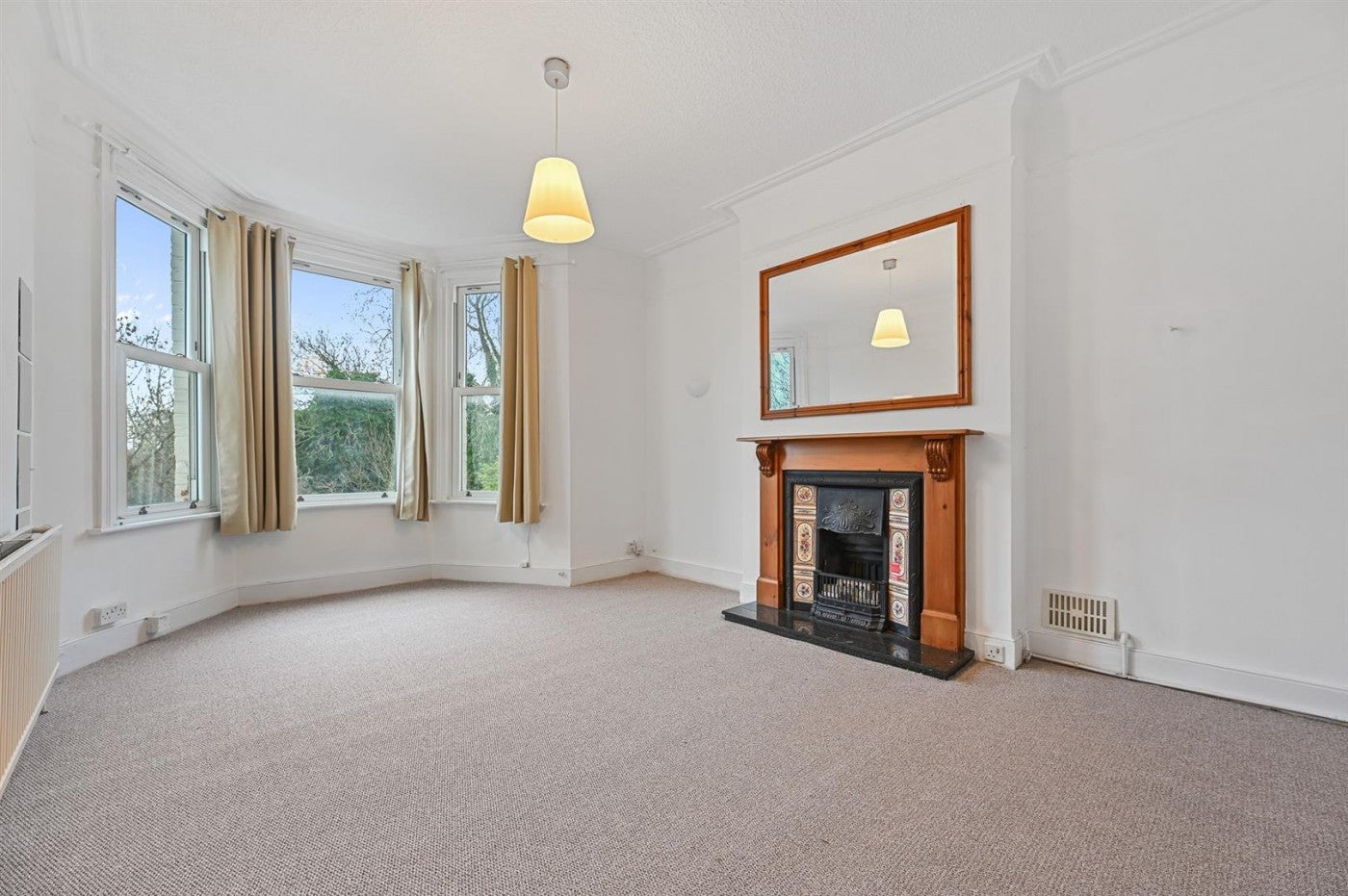 Flat Westbere Road in Greater London
