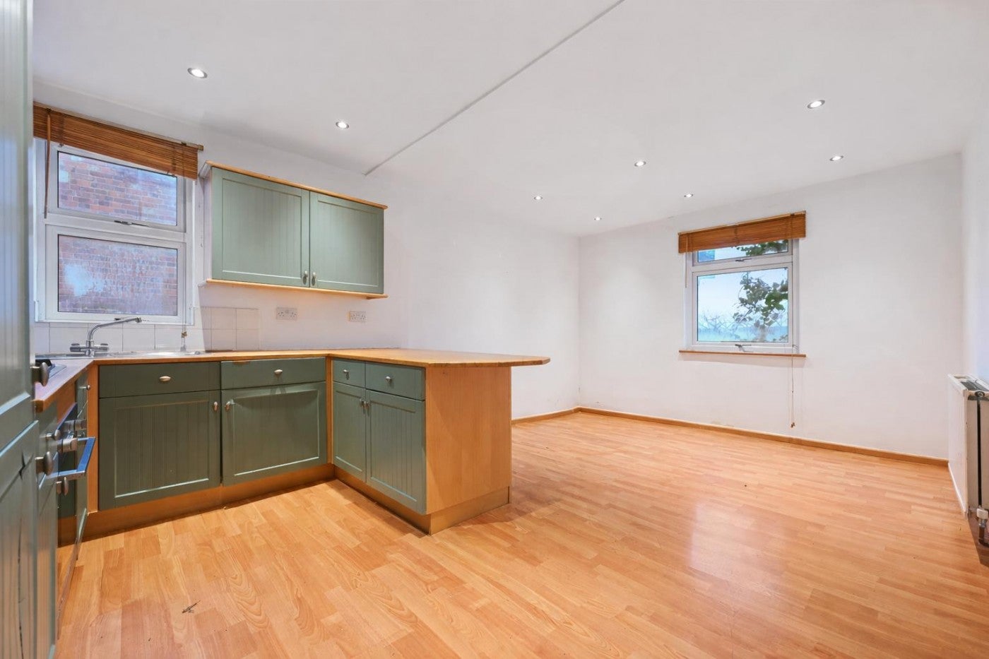 Flat Westbere Road in Greater London