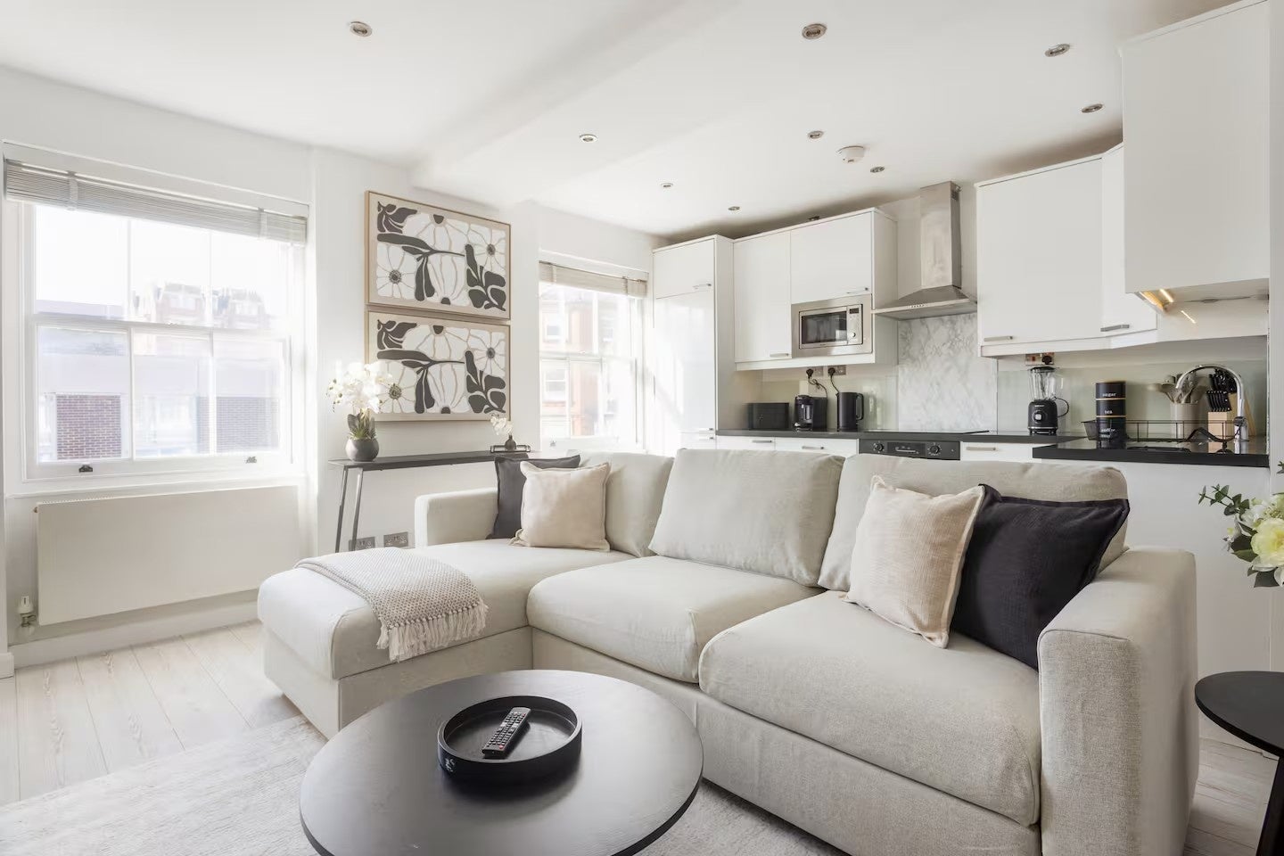 Flat Queensway in City of Westminster