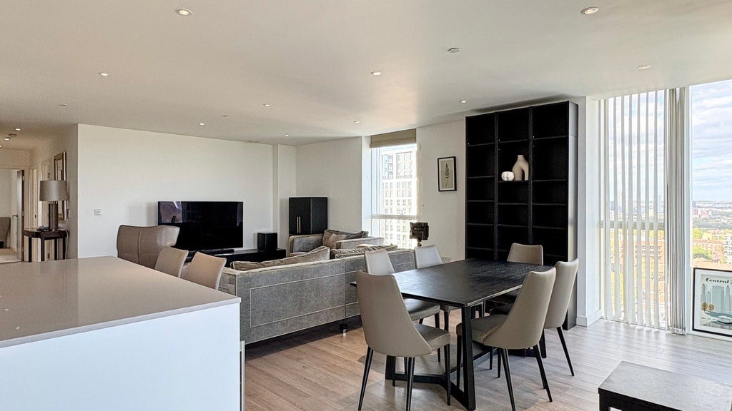 Flat Devan Grove in Greater London