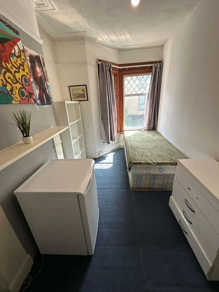 Room Grange Road in Greater London