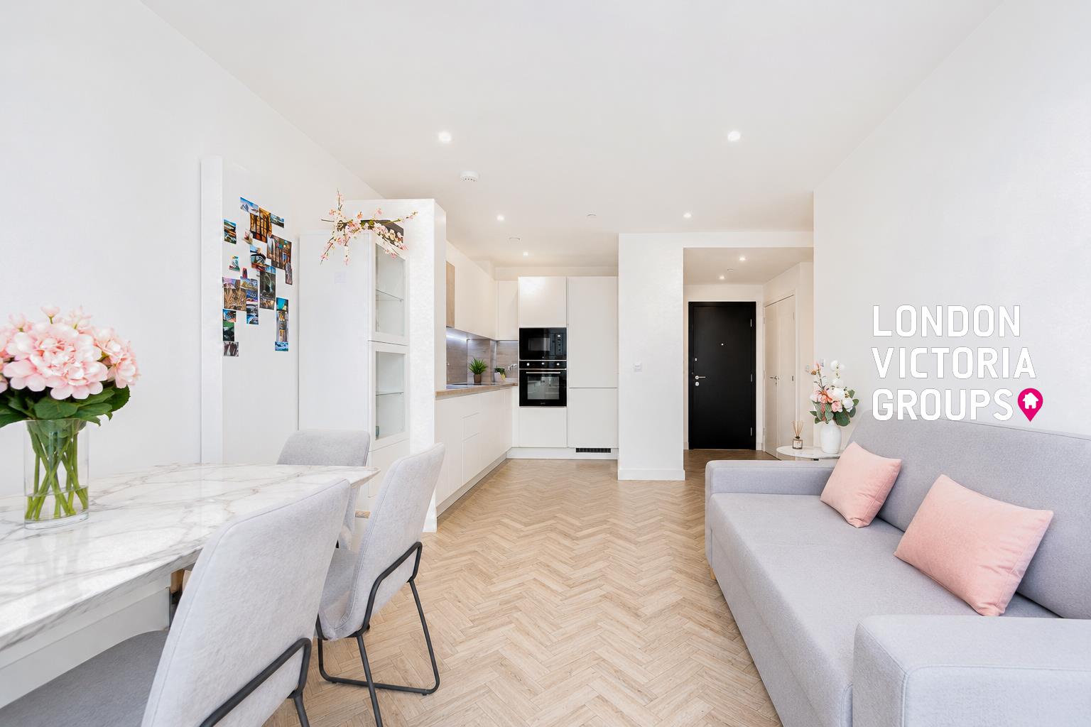 Flat Gillender Street in Greater London