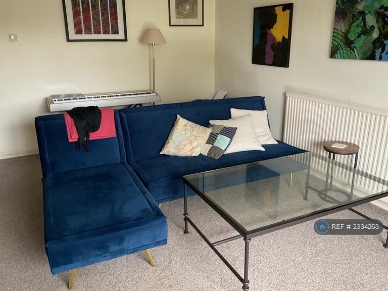 Flat Mansfield Heights in Greater London