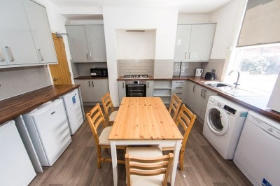 House Burchett Grove in Leeds