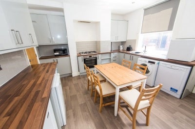 House Burchett Grove in Leeds