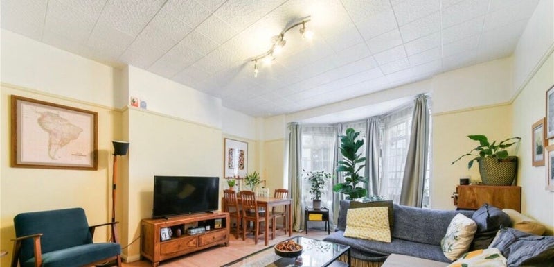 Flat Wavertree Road in Greater London