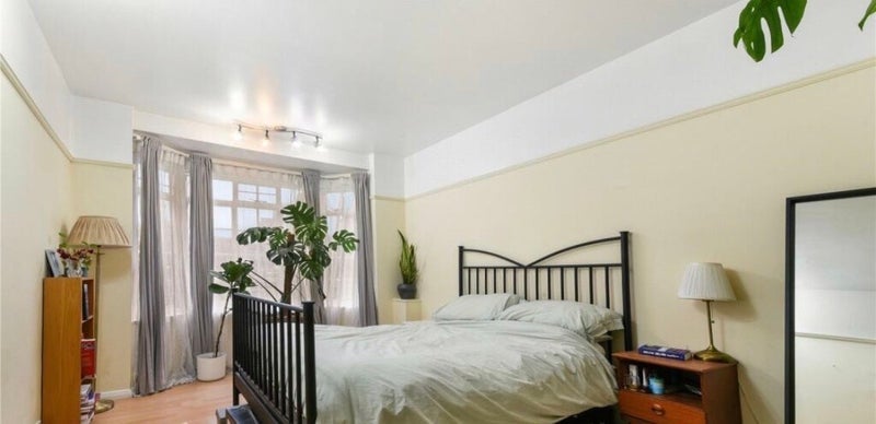 Flat Wavertree Road in Greater London