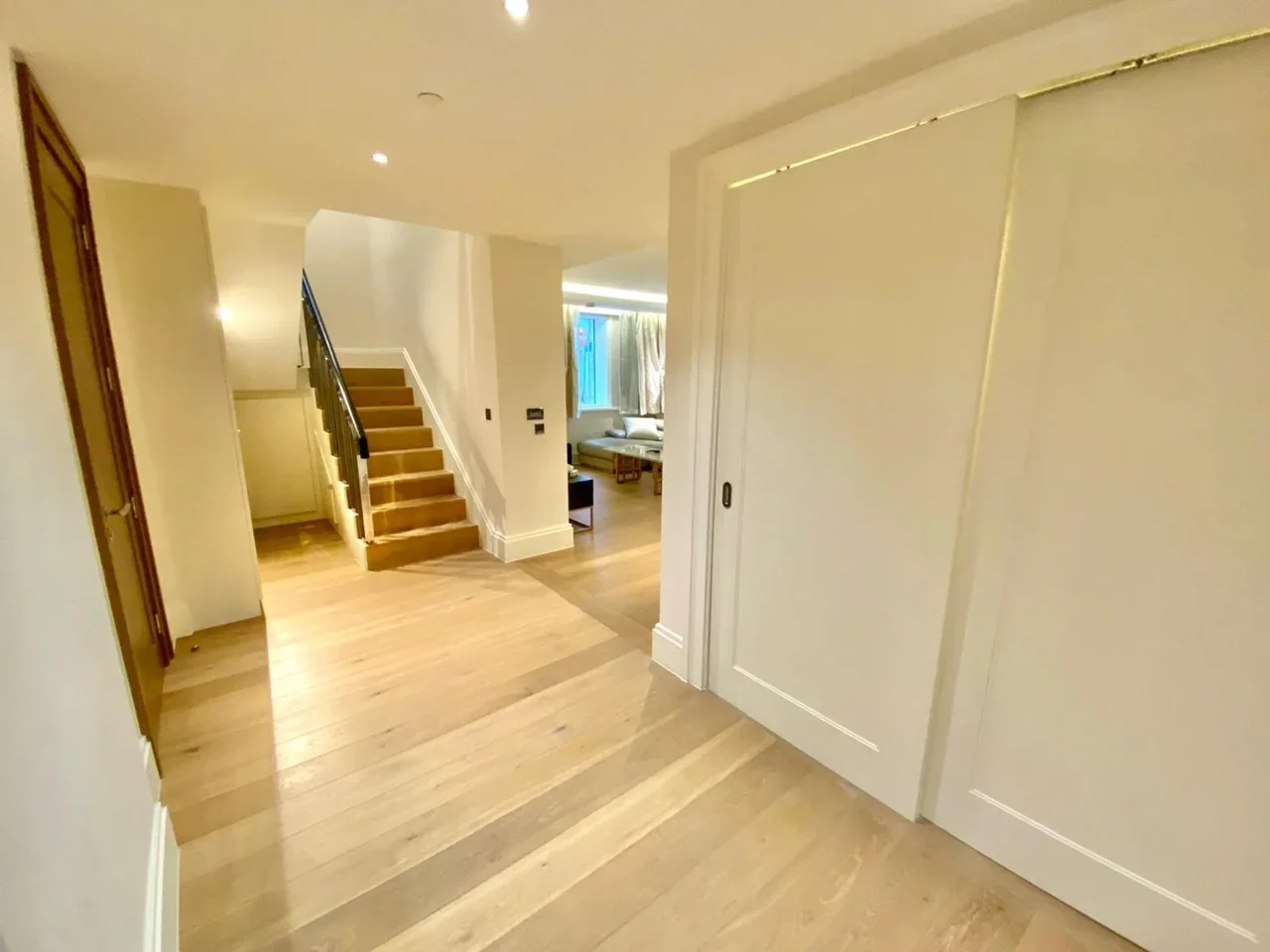 Flat Milford Lane in City of Westminster