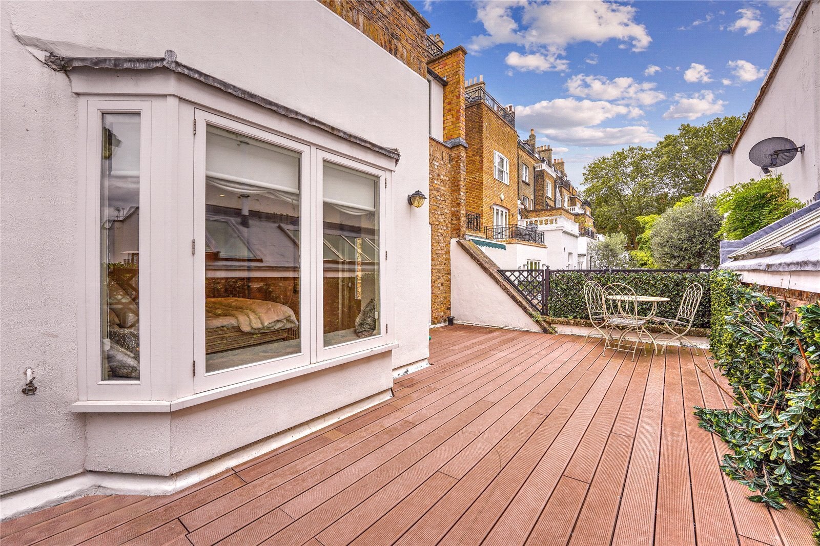 Flat Cranley Mews in Greater London